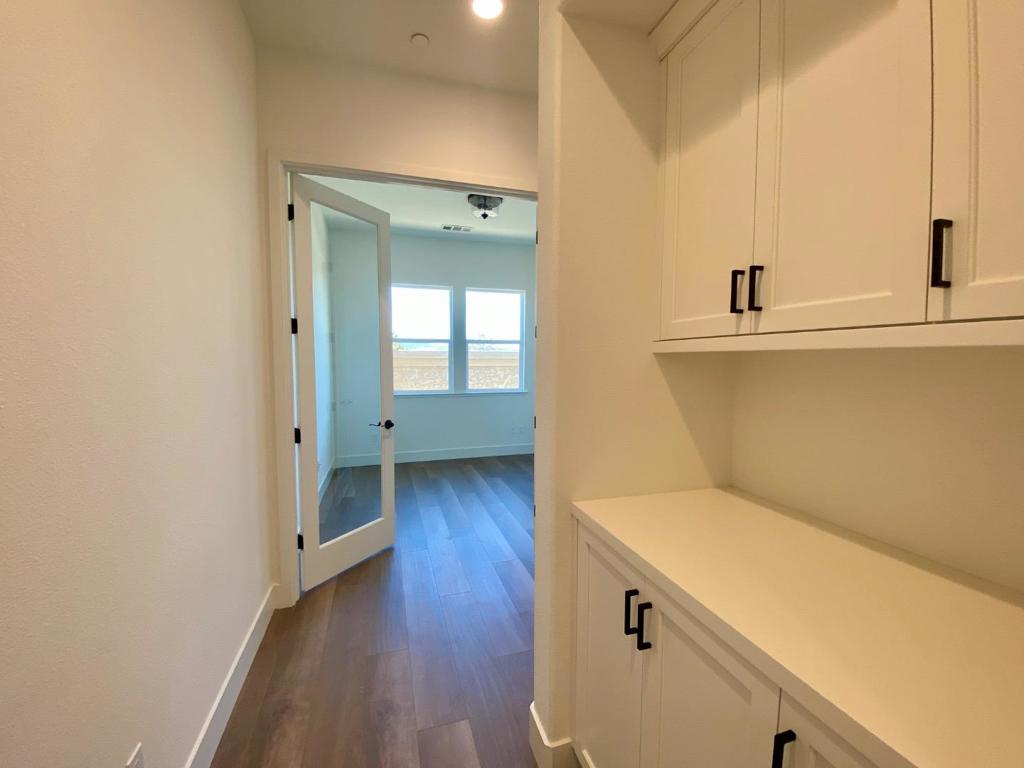 2106 White Oak Drive Property Photo 14