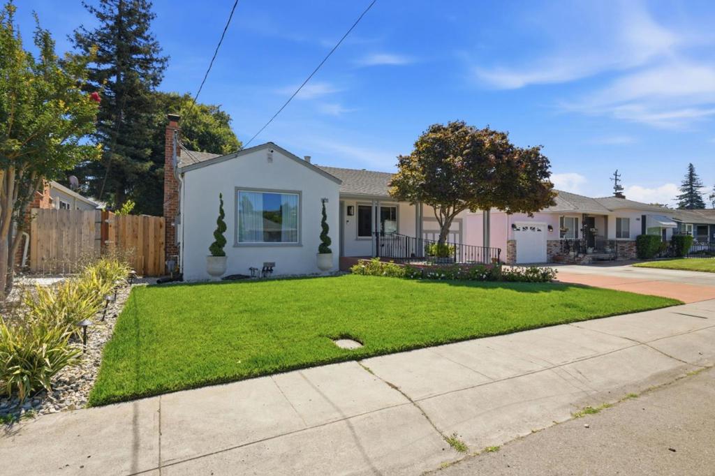 21968 Orange Avenue Property Photo 1