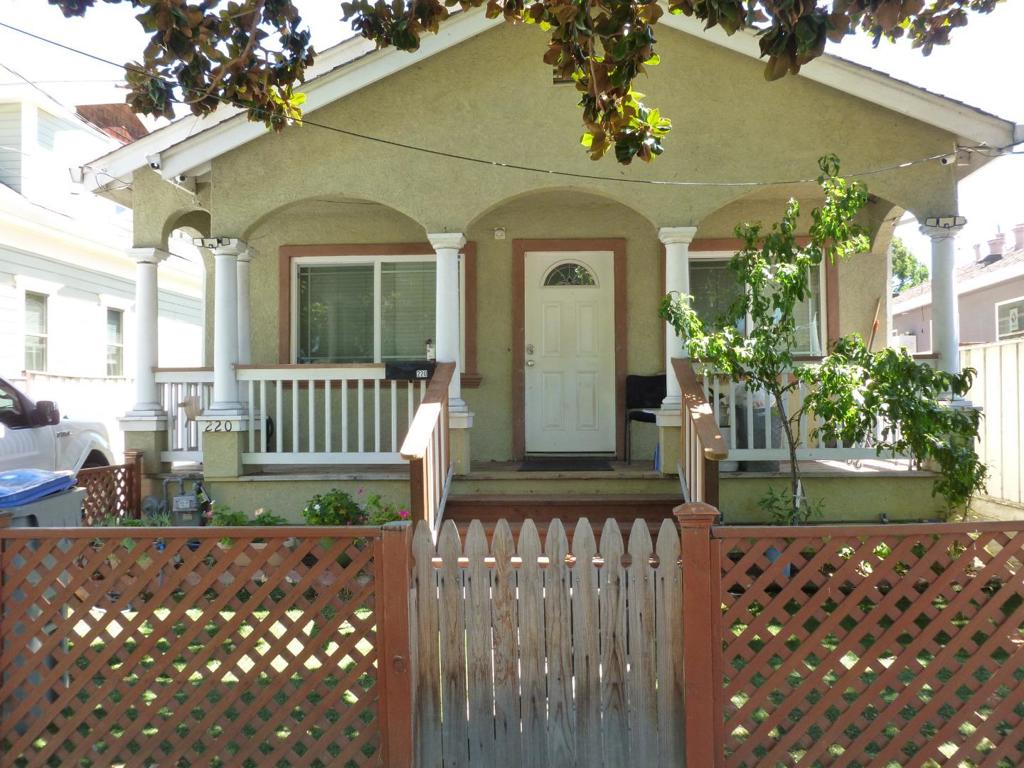 220 N 17th Street Property Photo 1