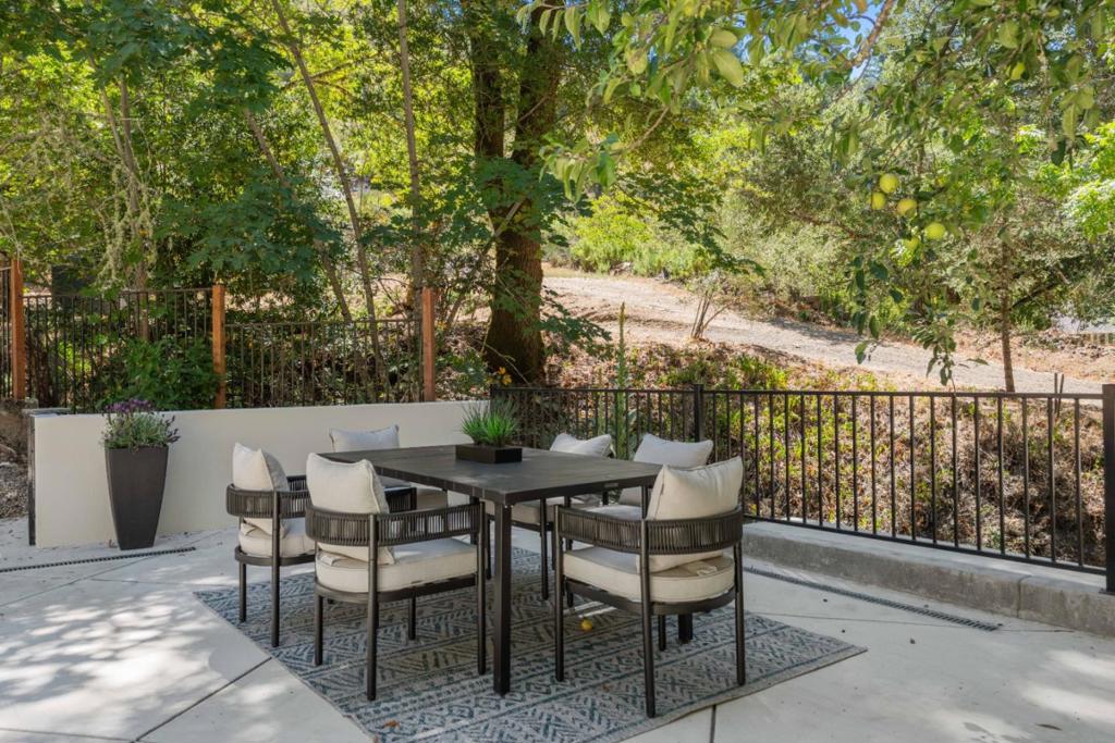 16500 Sanborn Road Property Photo 21