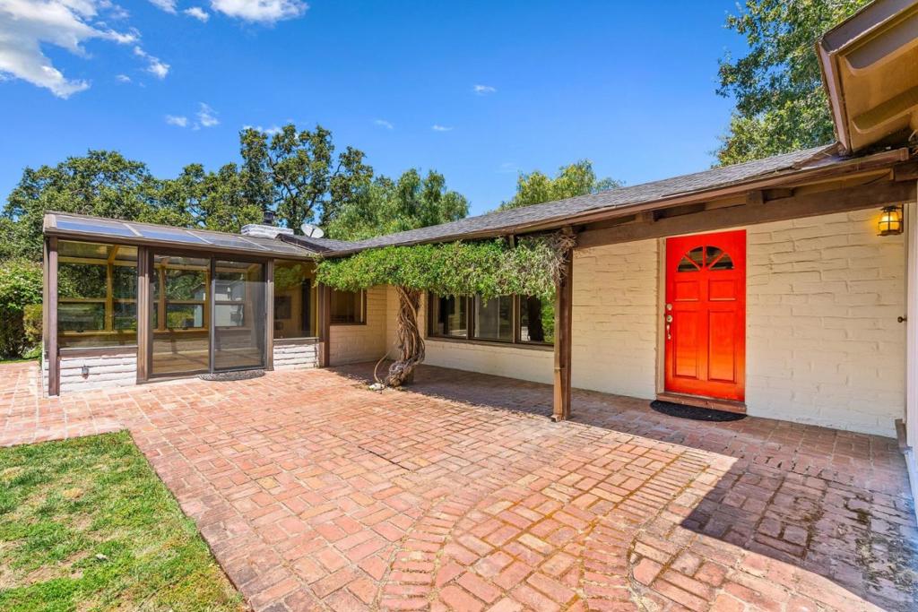 264 W Carmel Valley Road Property Photo 3