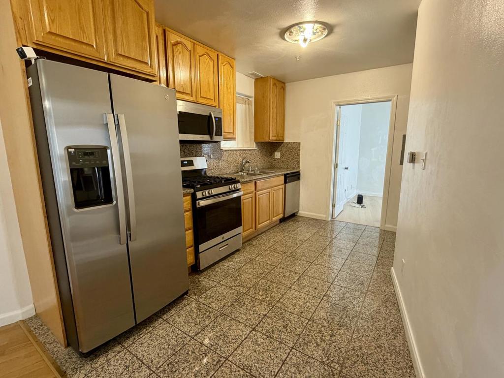 5301 Mission Street 1 Property Photo 1
