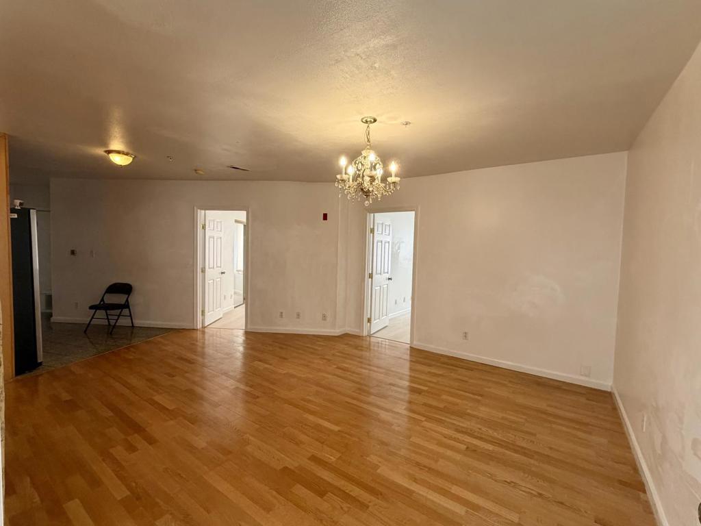 5301 Mission Street 1 Property Photo 3