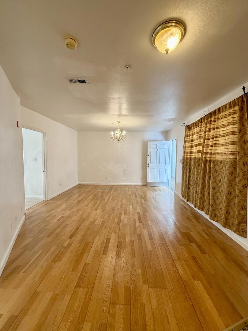 5301 Mission Street 1 Property Photo 4