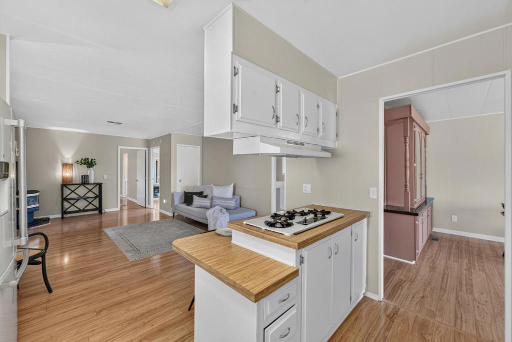 144 Holm Road 14 Property Photo 10