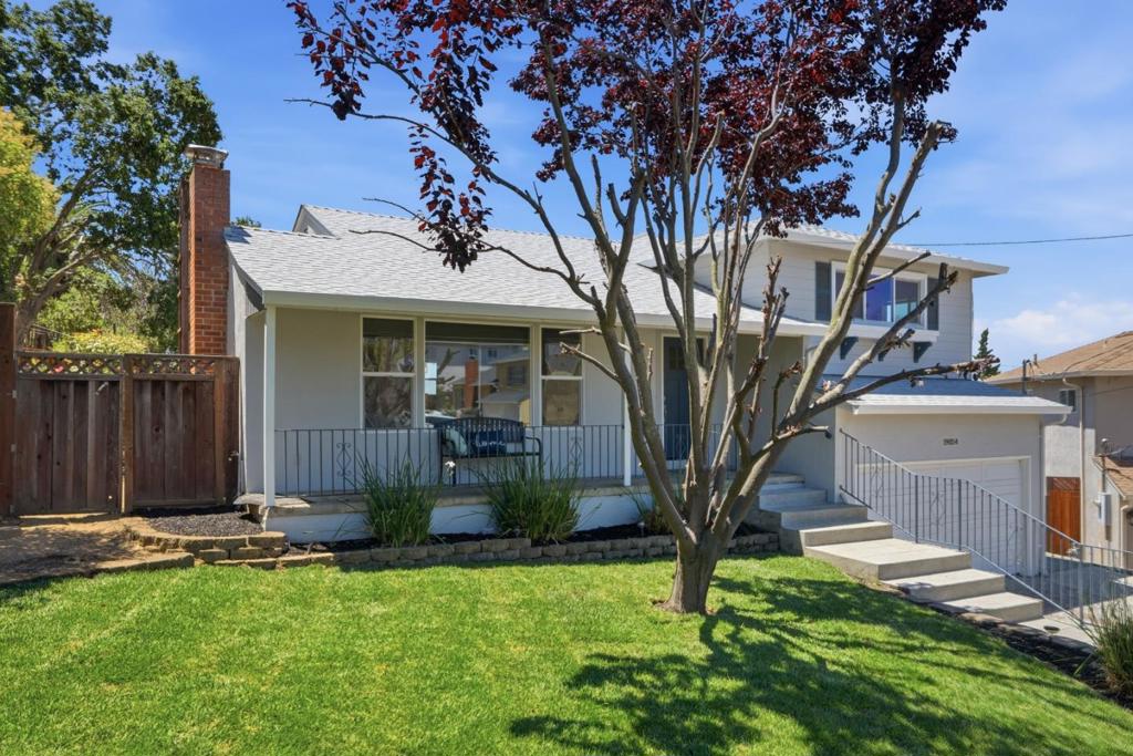 19054 Vannoy Court Property Photo 6
