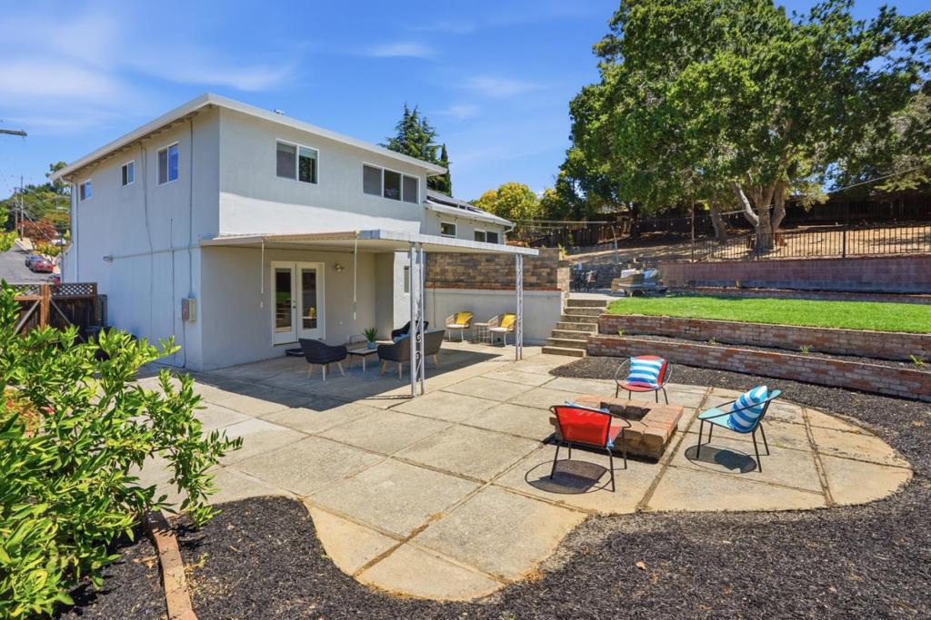 19054 Vannoy Court Property Photo 9