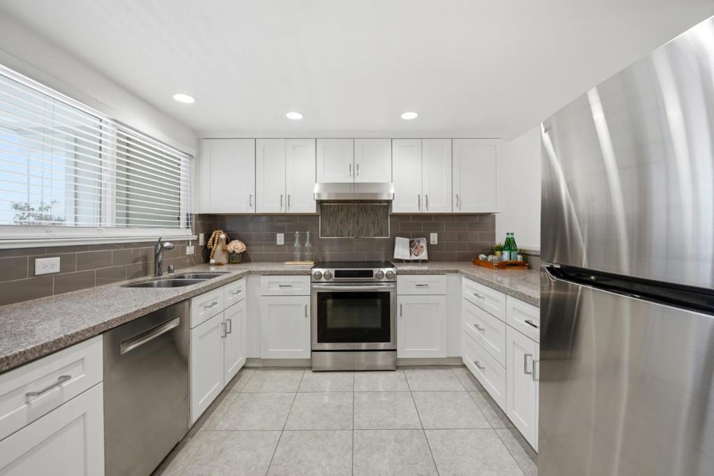 1387 Cherrywood Square Property Photo 14