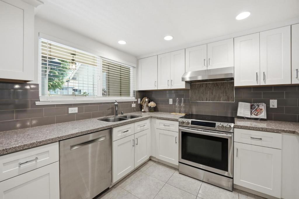1387 Cherrywood Square Property Photo 15