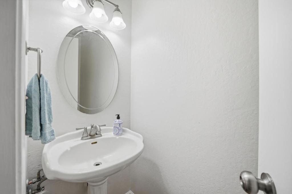 1387 Cherrywood Square Property Photo 16
