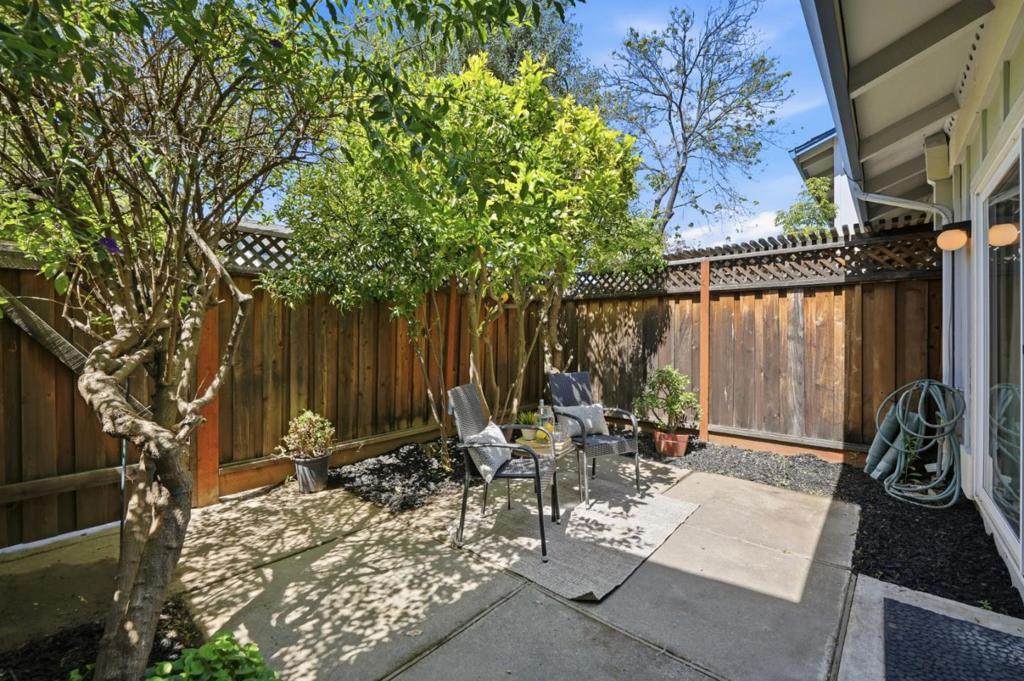 1387 Cherrywood Square Property Photo 19