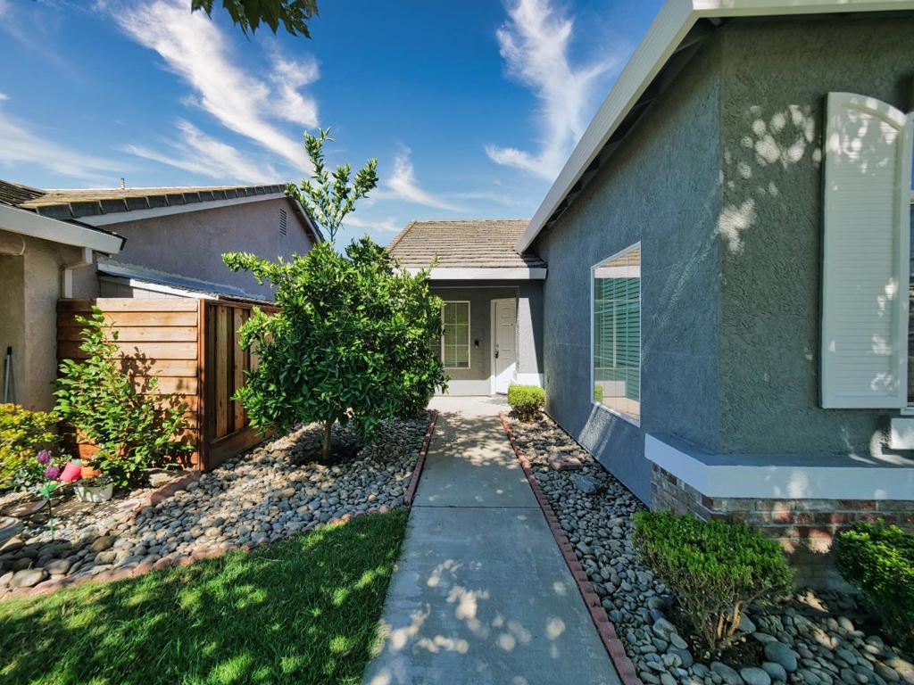 4339 Sardina Court Property Photo 4