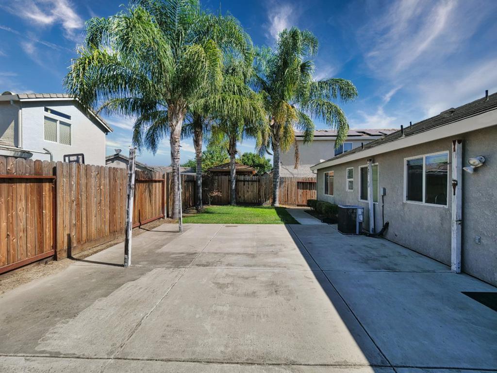 4339 Sardina Court Property Photo 7