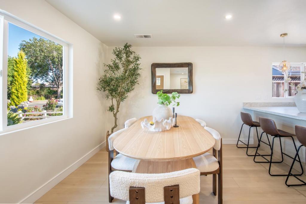 661 Empey Way Property Photo 15