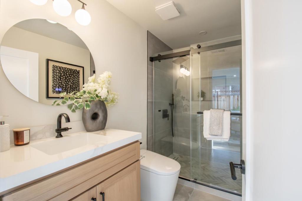 661 Empey Way Property Photo 33