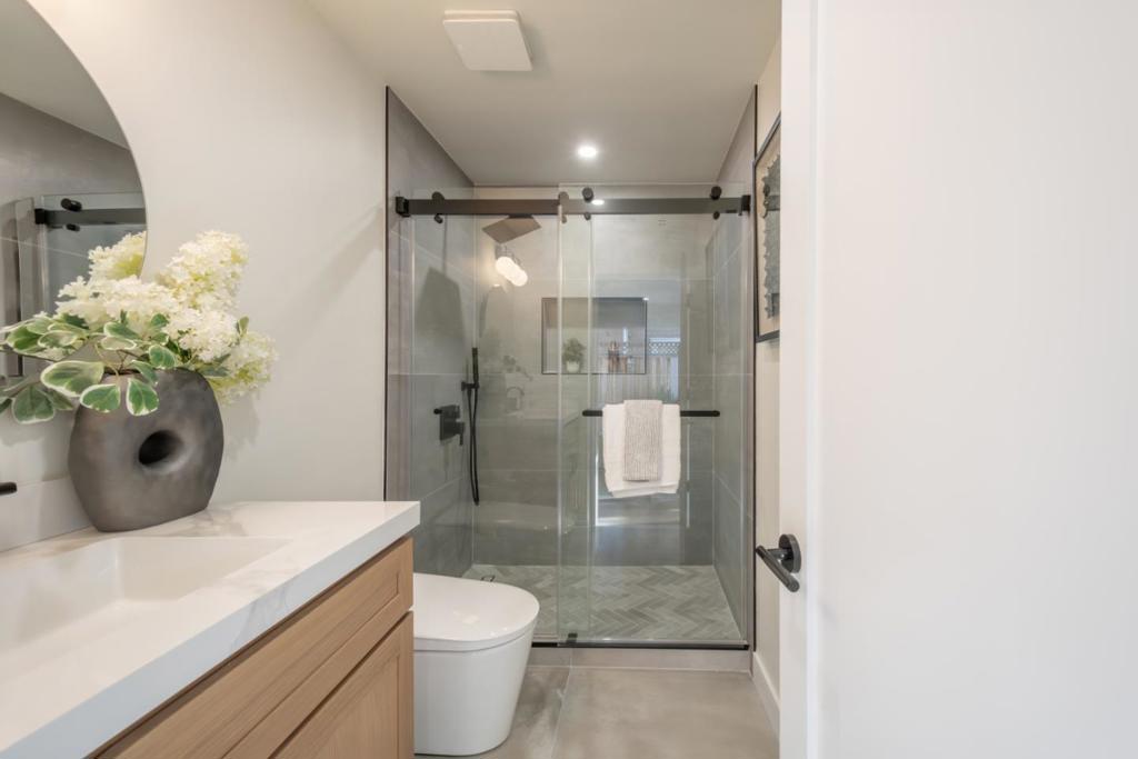 661 Empey Way Property Photo 34
