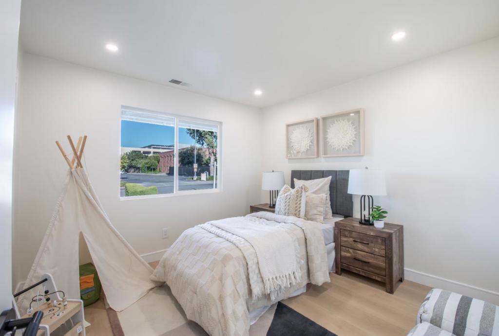 661 Empey Way Property Photo 40