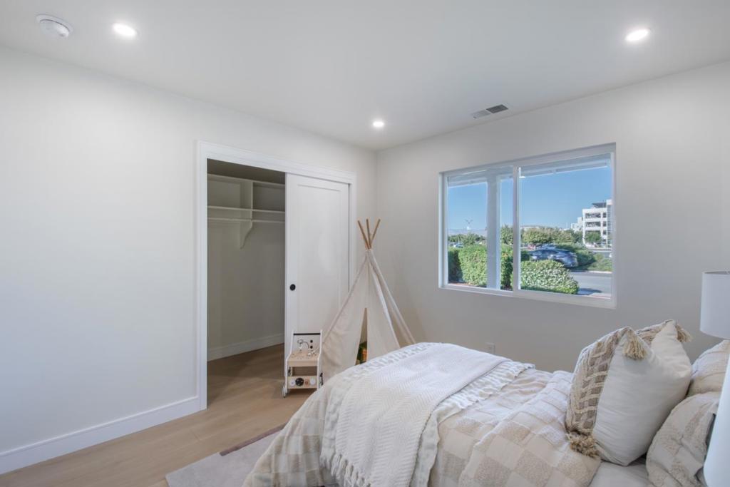 661 Empey Way Property Photo 42