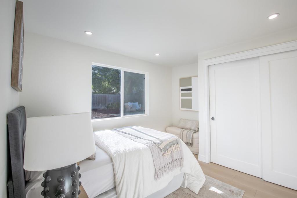 661 Empey Way Property Photo 47