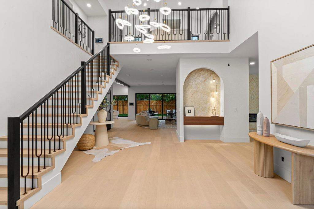 15 San Juan Avenue Property Photo 2