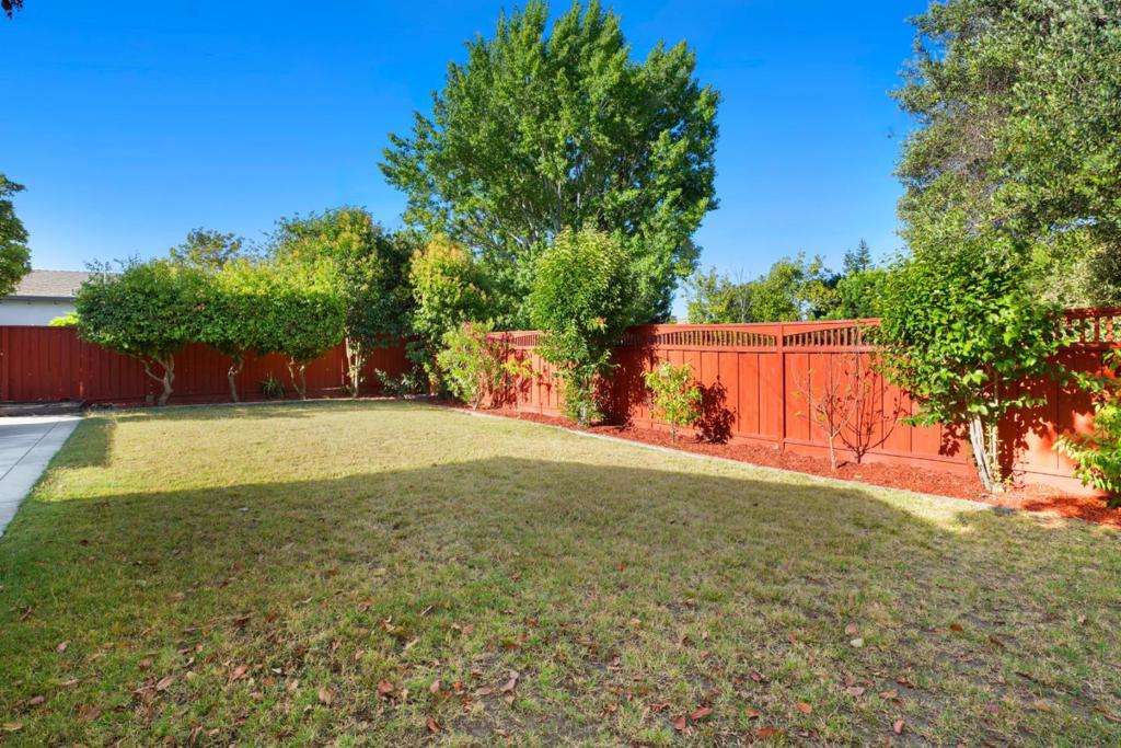 42873 Everglades Park Drive Property Photo 9