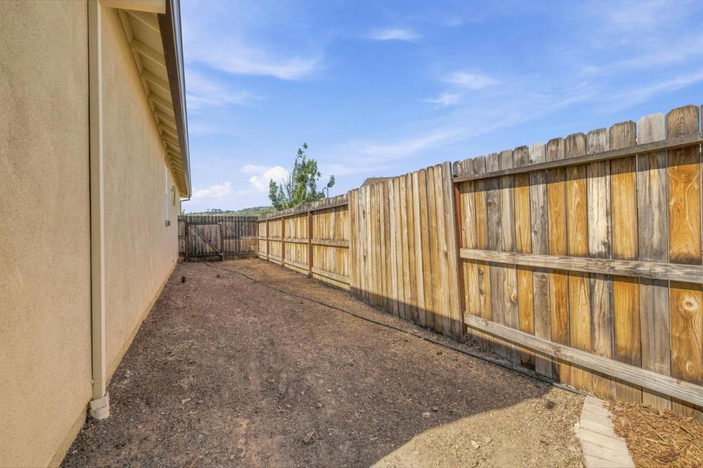 216 Raccoon Hollow Loop Property Photo 31