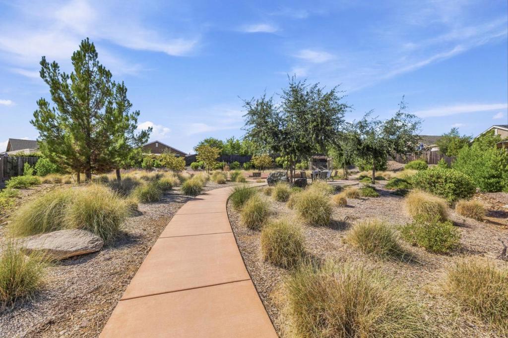 216 Raccoon Hollow Loop Property Photo 33