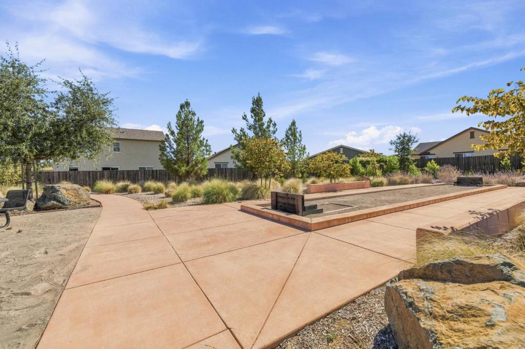 216 Raccoon Hollow Loop Property Photo 36