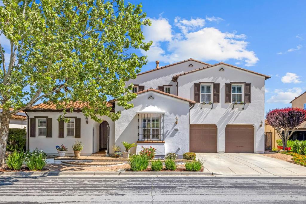 6560 Eagle Ridge Court Property Photo 1