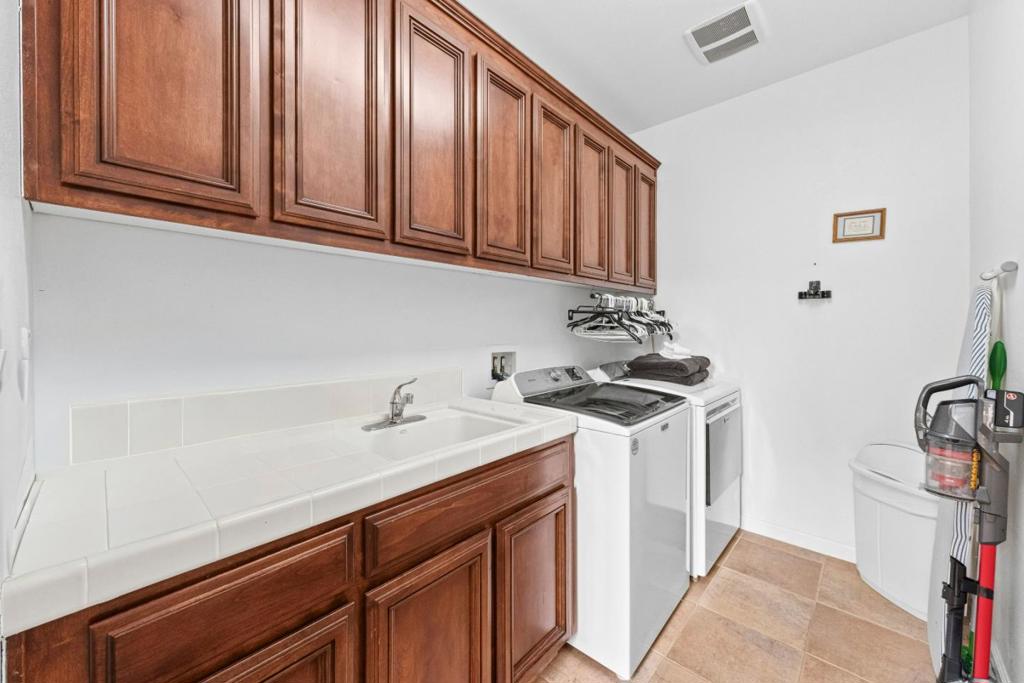 6560 Eagle Ridge Court Property Photo 23