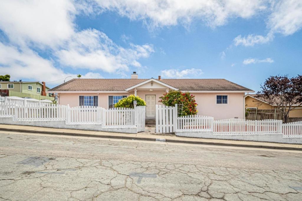 1696 Vallejo Street Property Photo 2