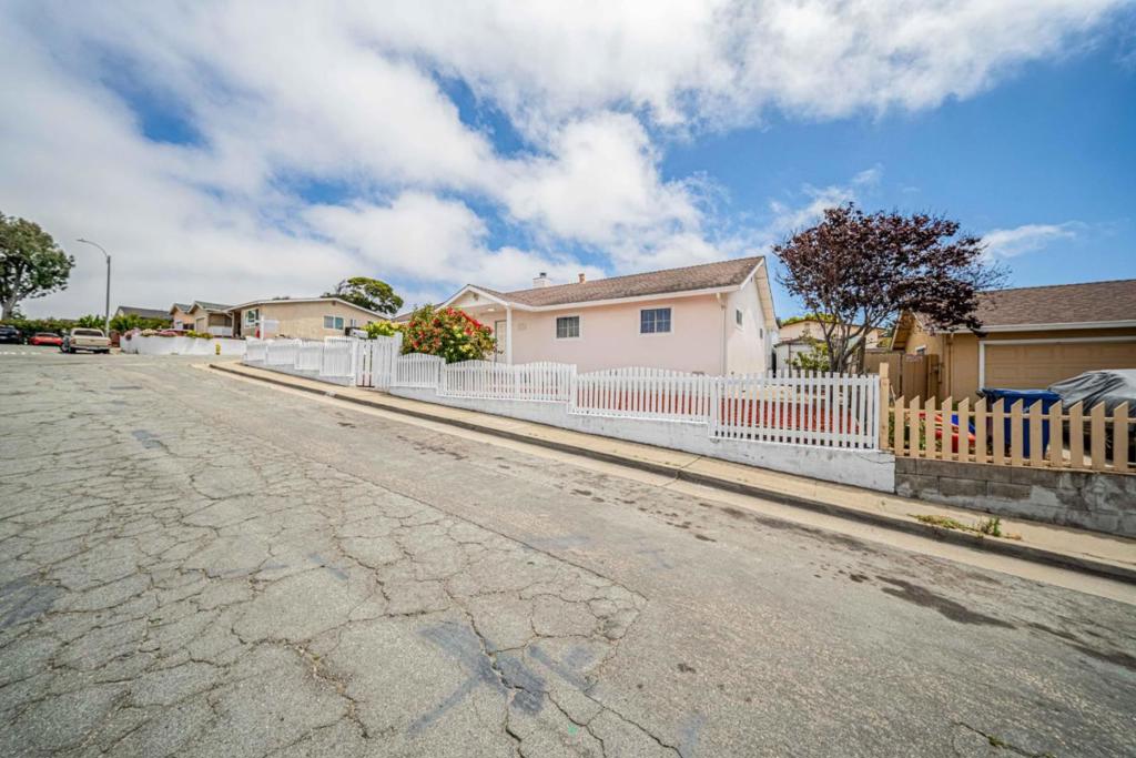 1696 Vallejo Street Property Photo 3
