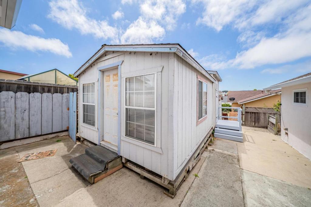 1696 Vallejo Street Property Photo 25