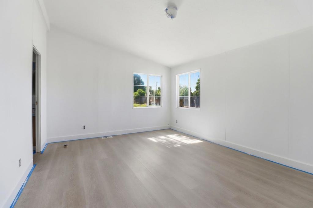 2052 Gold Street 101 Property Photo 2