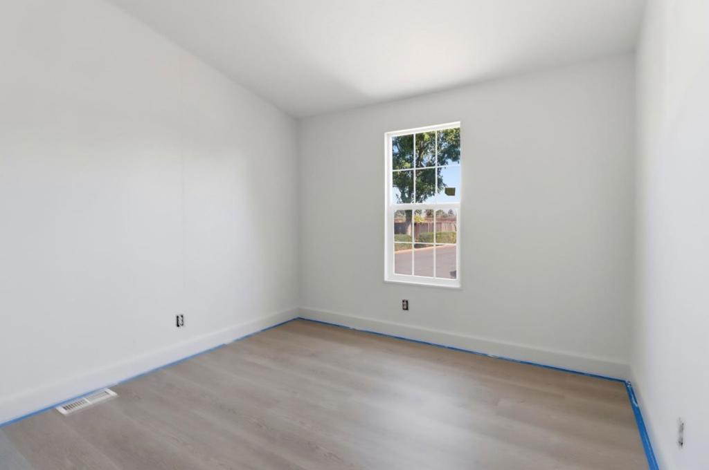 2052 Gold Street 101 Property Photo 3