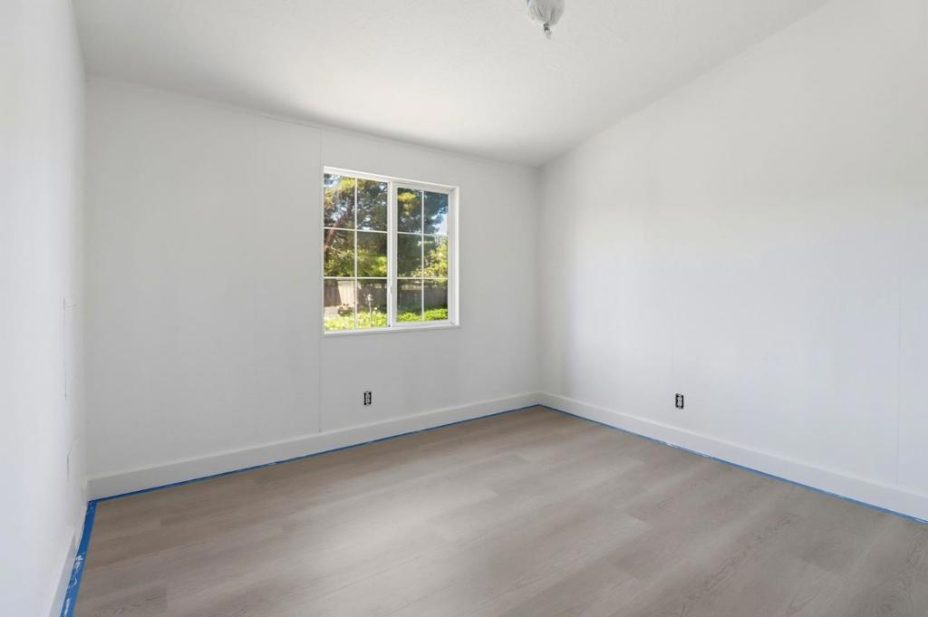2052 Gold Street 101 Property Photo 4
