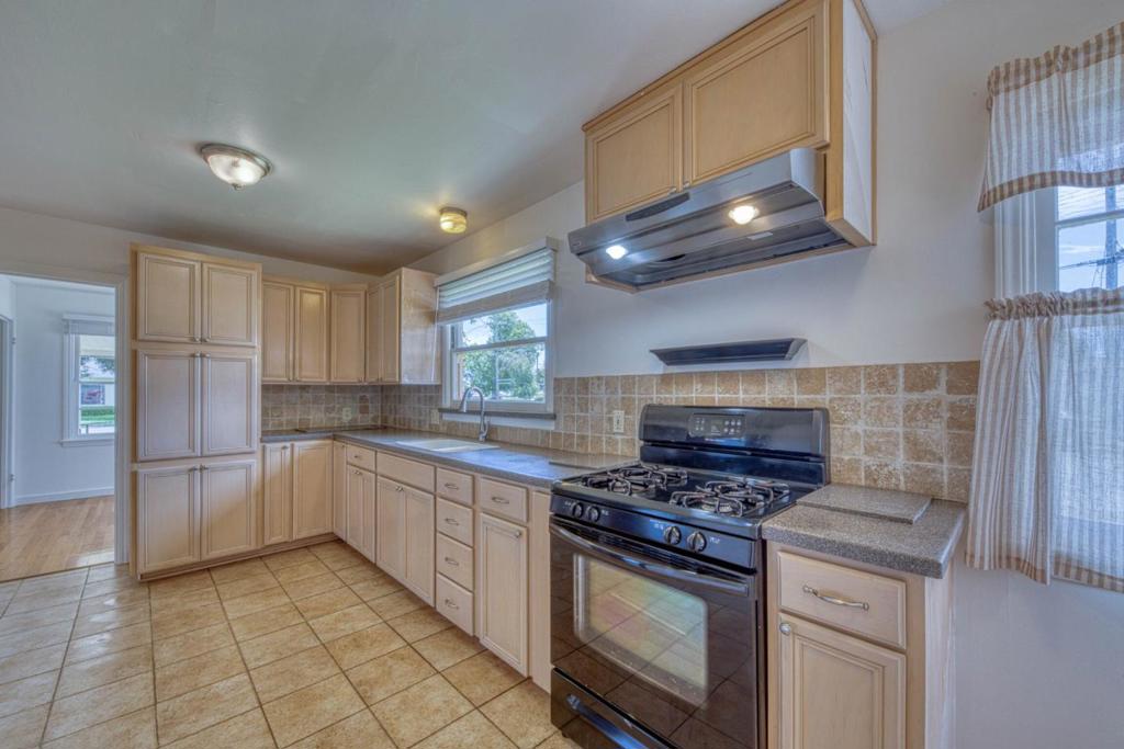 51 Nacional Street Property Photo 9