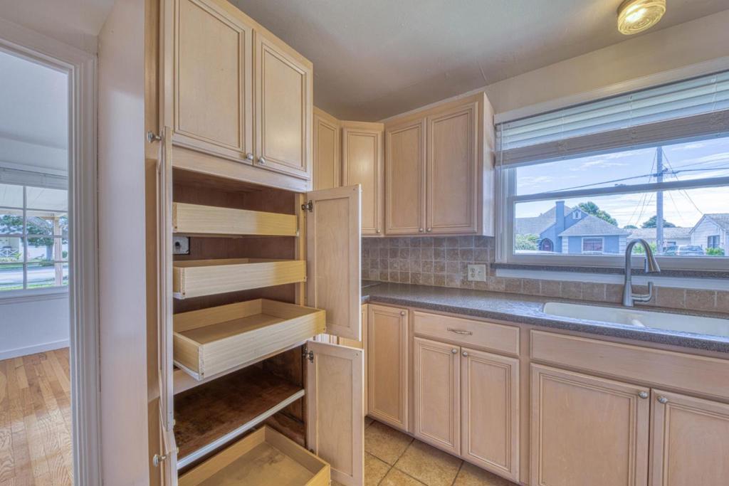 51 Nacional Street Property Photo 11