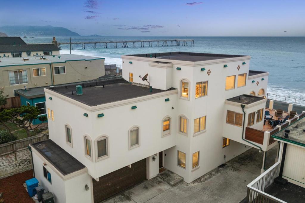 1669 Beach Boulevard Property Photo 72