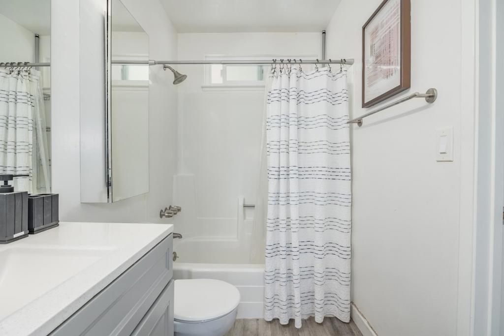 220 Castillion Terrace Property Photo 15