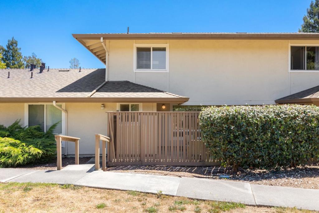 220 Castillion Terrace Property Photo 25