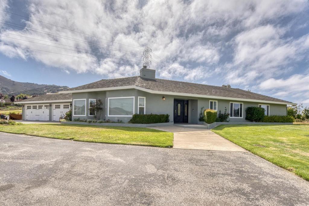 24720 Foothill Drive Property Photo 1