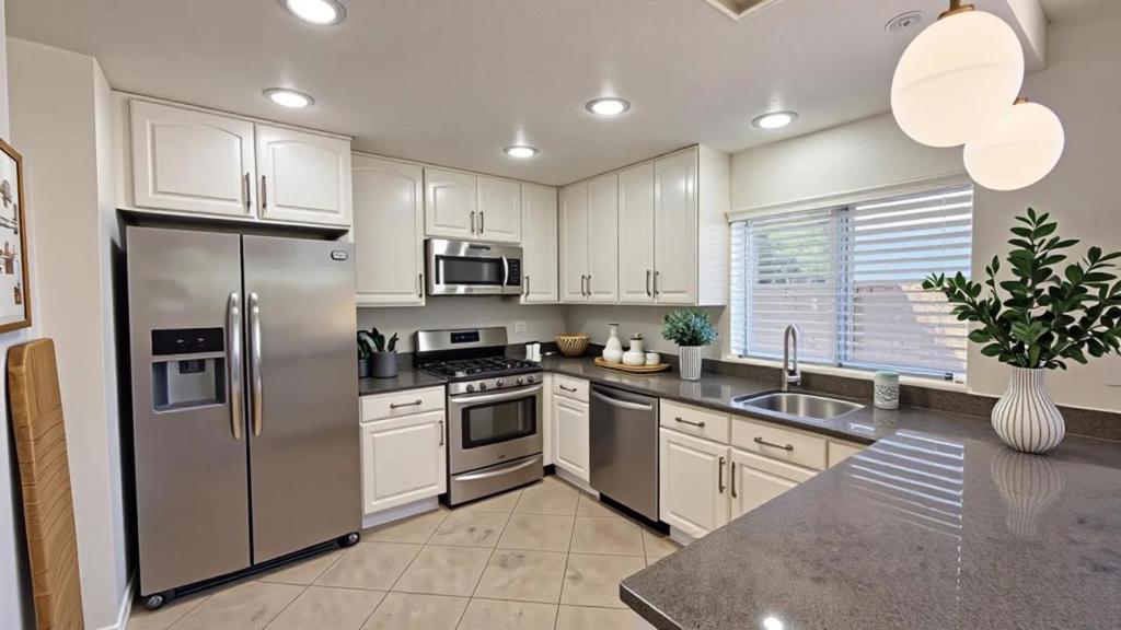 9233 Laguna Pointe Property Photo 4