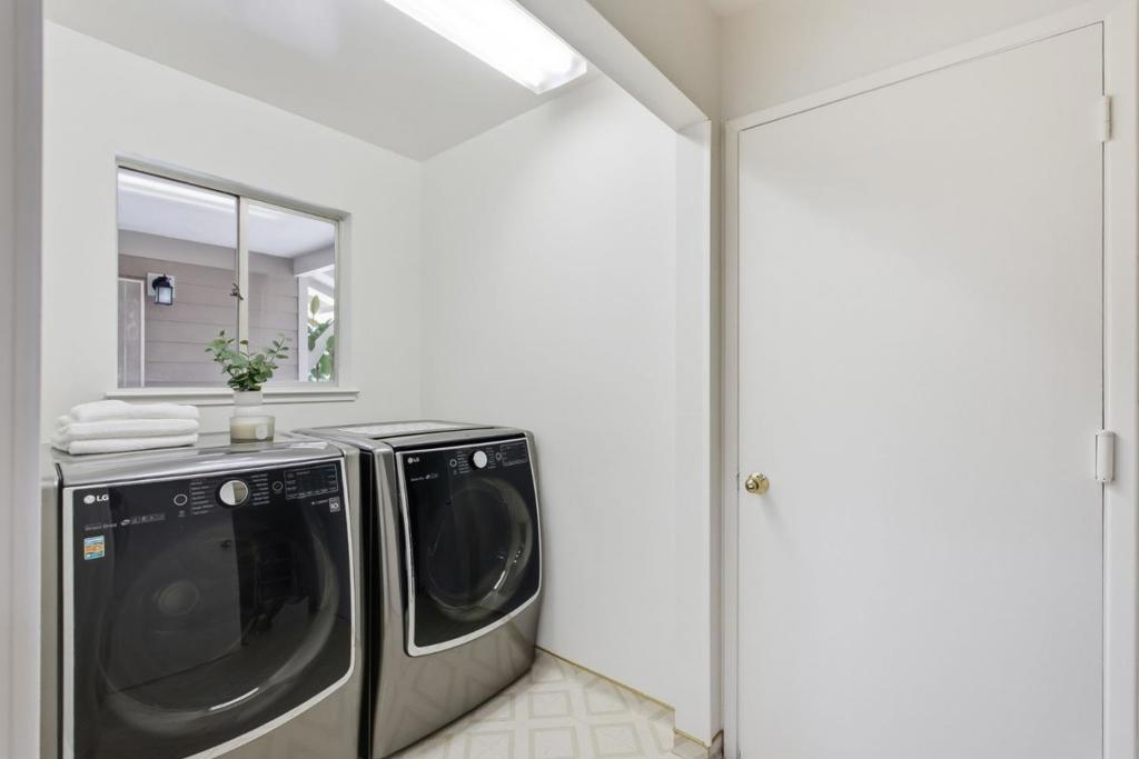 2597 Malaga Drive Property Photo 27