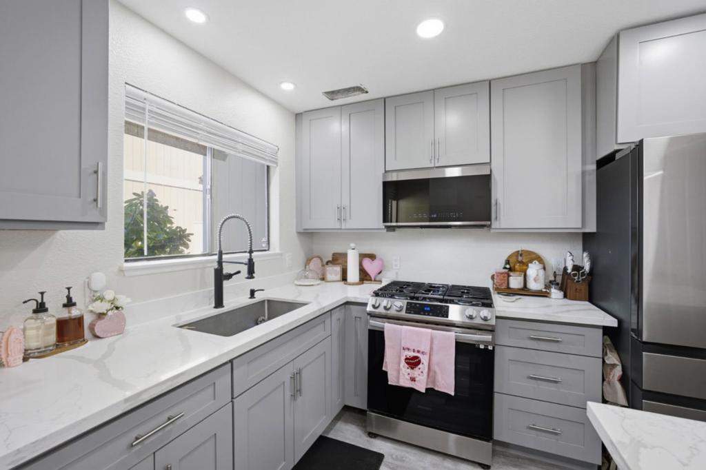 100 W Rossi Street 2 Property Photo 7