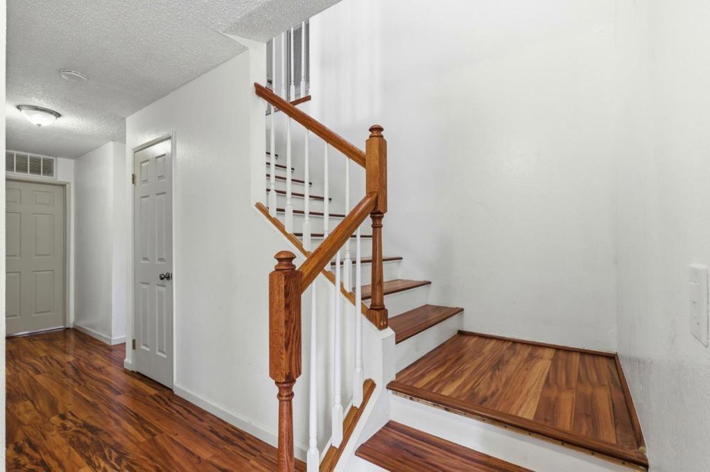 7185 Orchard Drive Property Photo 3