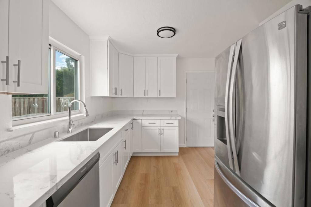 620 Ardis Avenue Property Photo 8