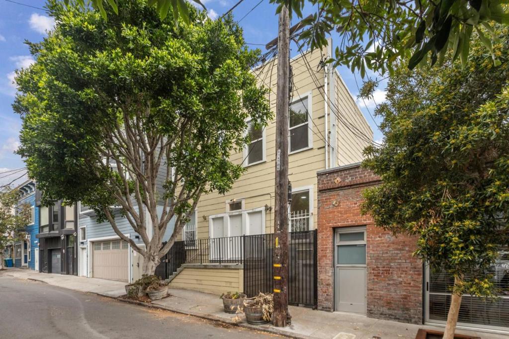 464 Linden Street