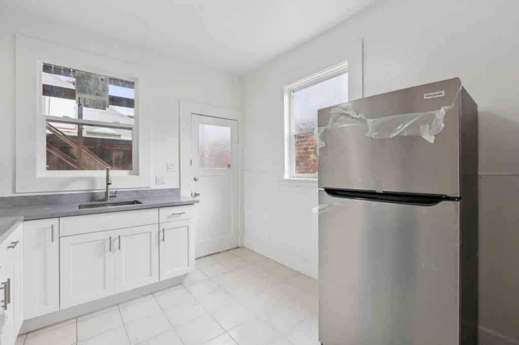 464 Linden Street Property Photo 7