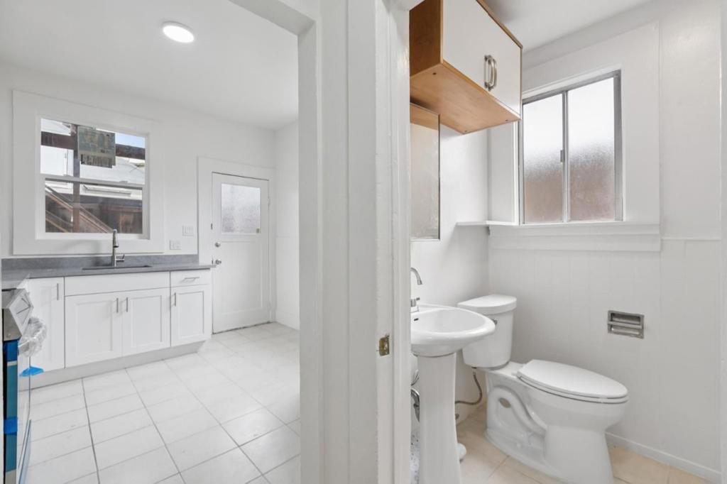 464 Linden Street Property Photo 10